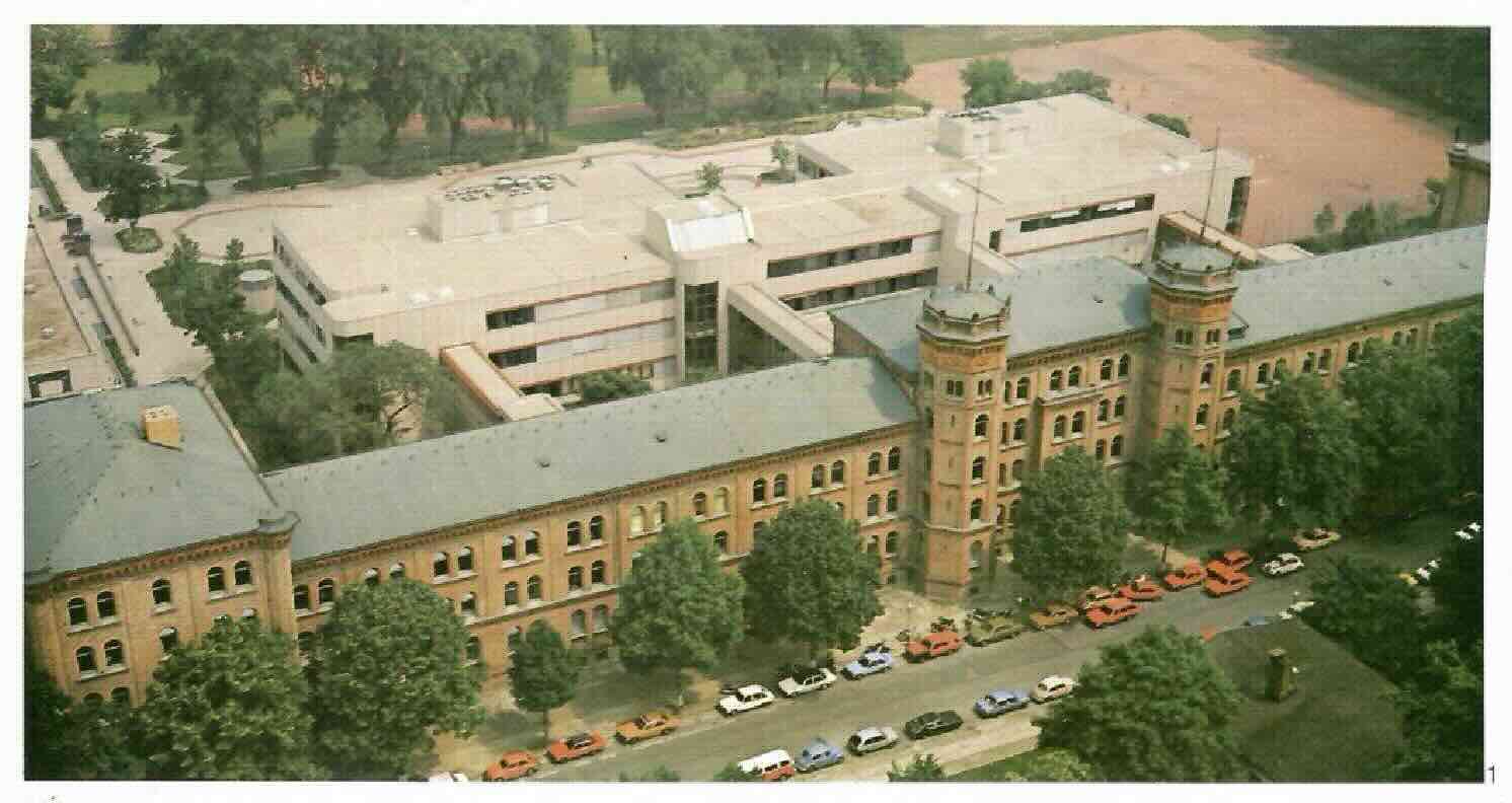 Foto Berliner Baubilanz 1980 - Bildung